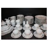 Johann Havilland Traditions Blue Garland China Set