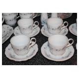 Johann Havilland Traditions Blue Garland China Set