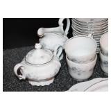 Johann Havilland Traditions Blue Garland China Set