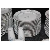 Johann Havilland Traditions Blue Garland China Set