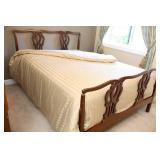 Vintage Unique Scroll-Style Headboard and Footboard Bed/Frame/Mattress/Box Spring…