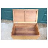 Round Covered Wicker Laundry Basket, Bamboo-Style Child’s Flip-Top Trunk