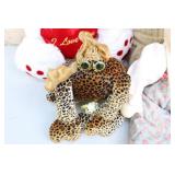 Holiday DeCor Valentines…Stuffies