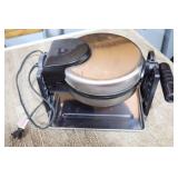 BELLA(?) ROTATING BELGIAN WAFFLE MAKER