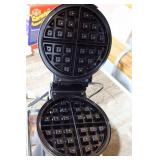 BELLA(?) ROTATING BELGIAN WAFFLE MAKER