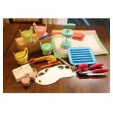 Kitchen Accessories…Skoo Silicone Egg Poachers, Pampered Chef, Tupperware Etc