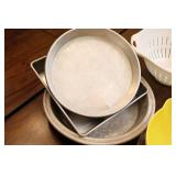 Kitchen Bakeware, Colanders, Strainers Etc