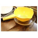 Kitchen Bakeware, Colanders, Strainers Etc