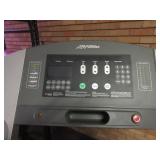 LIFE FITNESS TREADMILL