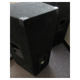 PEAVEY SPEAKERS AND FLOOR MONITOR