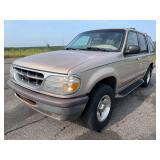 1997 Ford Explorer XL - 4X4