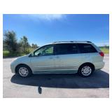 2008 Toyota Sienna XLE - 2 OWNERS