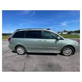 2008 Toyota Sienna XLE - 2 OWNERS