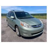 2008 Toyota Sienna XLE - 2 OWNERS