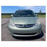 2008 Toyota Sienna XLE - 2 OWNERS