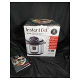 Instant Pot Lux 6-in-1 Multi-Use Programmable Pressure Cooker