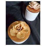 Set of 2 Ceramic Containers with Wooden Flower Lid