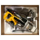 DEWALT 20V MAX Cordless 7-1/4 in. Sliding Miter Saw with (1) 20V Battery 4.0Ah   Customer Returns See Pictures