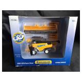 Ertl New Holland CR9080 Combine with Corn & Grain Header NIB 1/64 Scale