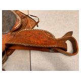 Western Saddlery Buckstitch Racing Saddle