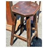 Pedestal Stand and Chair lot