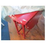 Round Red painted wood drop leaf di...