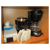 Mr Coffee 4-cup coffee maker, Filte...