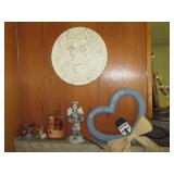 Vintage Tage wall and mantle nik na...