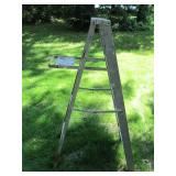 Aluminum forlimg ladder...