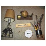 Desktop items. Pens, lamp...