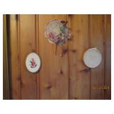 Floral picture, mirror and wall dec...