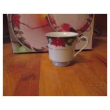Tienshan fine china set and sled de...