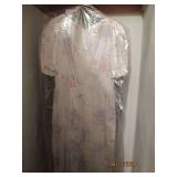 Womens dresses, suits and sport coa...