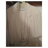 Womens dresses, suits and sport coa...