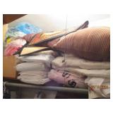 Huge linen lot. Contents of top she...