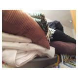 Huge linen lot. Contents of top she...