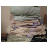 Huge linen lot. Contents of top she...