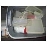 Tote of vintage Tupperware and stor...