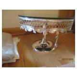 Cake plate with mirror top with han...