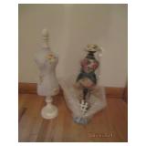 2 mini mannequins...