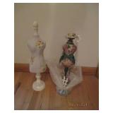 2 mini mannequins...