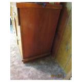 Vintage 5-drawer 2-door ladies dres...