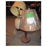Pair of table lamps and gold tone w...