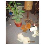 Doll sized vintage school desk, bas...