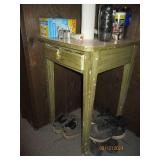 Corner content with vintage single ...