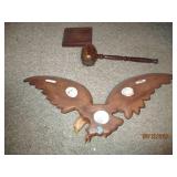 Ceramic eagle wall decor and a gave...
