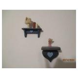 Contents of corner and wall decor a...