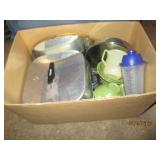 Box of vintage kitchen miscellaneou...