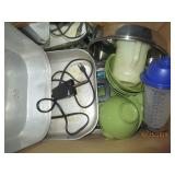 Box of vintage kitchen miscellaneou...