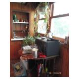 Corner content of lower level mudro...